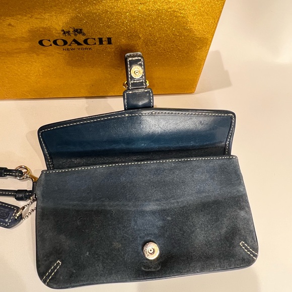 PRELOVED COACH BLUE SUEDE WALLET - Picture 4 of 5